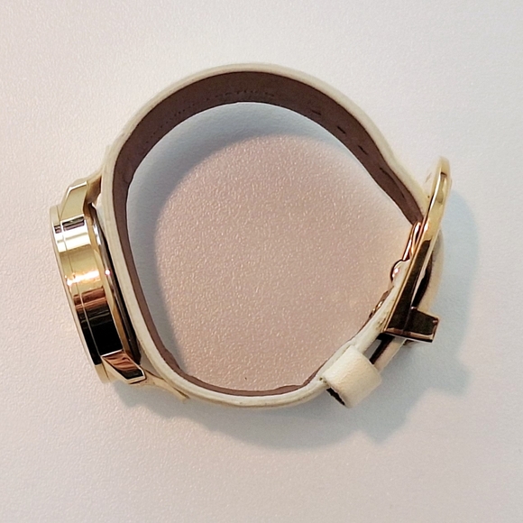 Michael Kors leather cuff watch - Picture 4 of 6